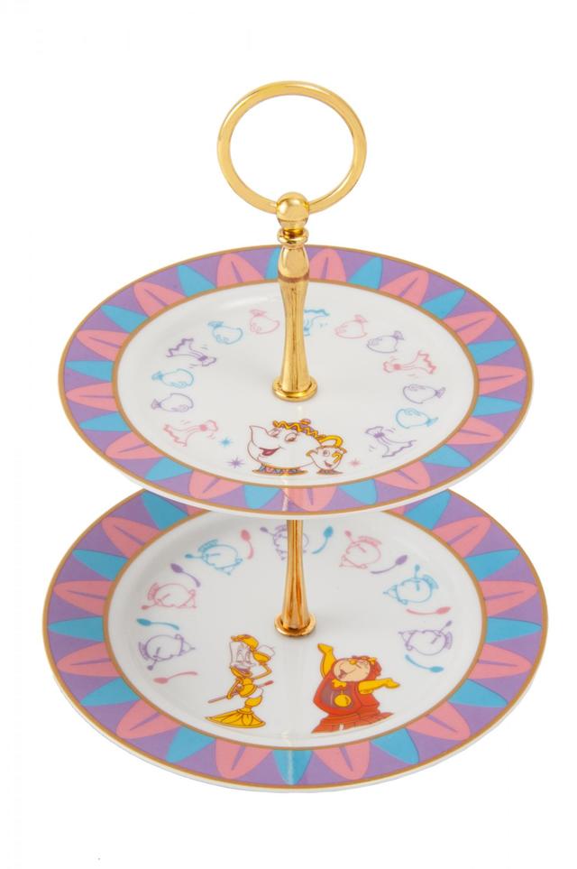 ケーキスタンド 3500円｜(大)直径約19cm、(小)直径約16.5cm、(組み立てた状態)高さ約24cm｜東京ディズニーリゾート・アプリ、ギャグファクトリー／ファイブ･アンド･ダイム