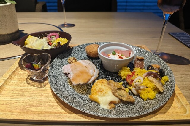 【オリエンタルホテル 沖縄リゾート＆スパ】カジュアルレストラン「ブッフェ＆グリル クワッチー」での夕食（一例）