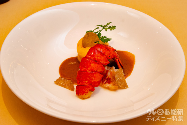 ディズニーアンバサダーホテル「エンパイア・グリル」“ディズニー・クリスマス” スペシャルディナー エメラルド