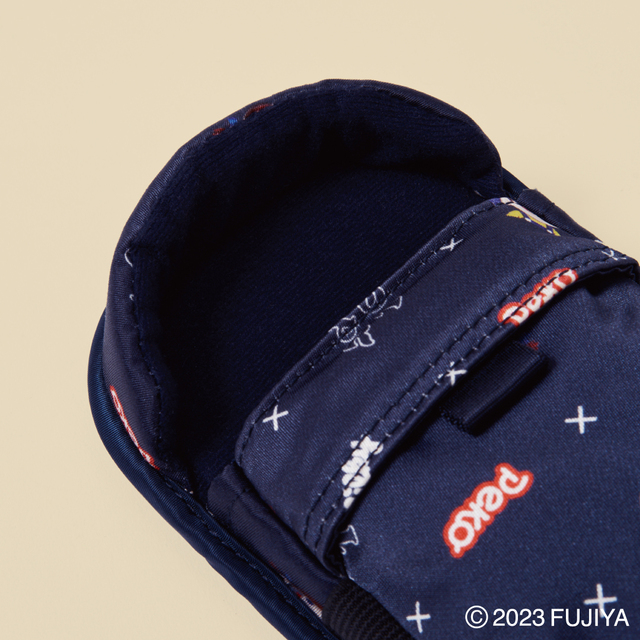 「milky × POTR」MOBILE SHOULDER BAG　￥22,000（tax included）【吉田カバン×不二家】