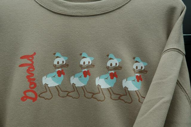 ディズニー/裏毛スウェットシャツ 1,900円(税込)
