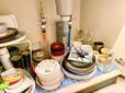 【ニトリ　シンク下伸縮ラック】整理前のシンク下。大量の食器でごちゃごちゃ