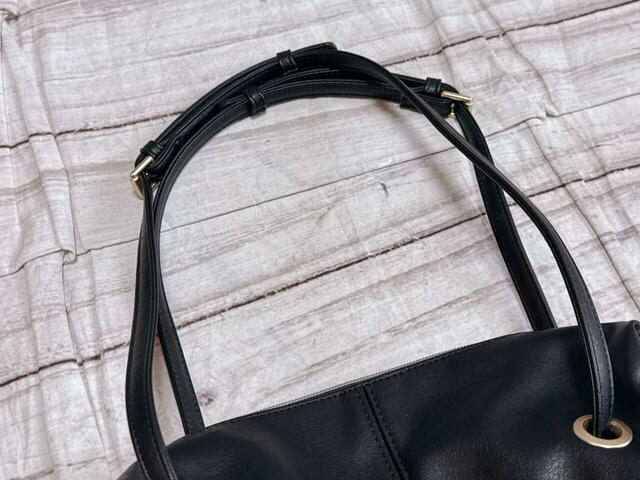 ハンドル：（約）66〜80cm。長めハンドルで持つだけで韓国オンニの雰囲気に♪