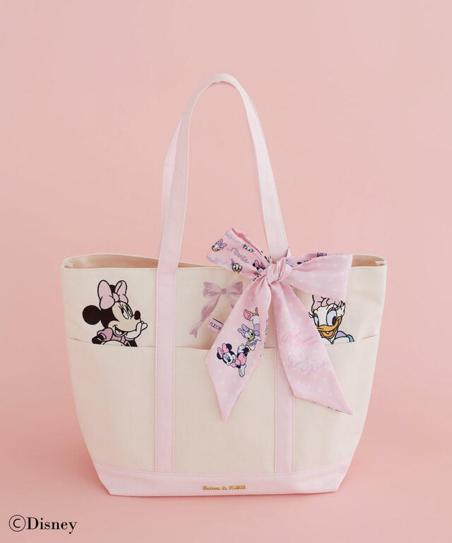 ミッキーアンドフレンズ/マルチポケットトート 8,800円、スカーフ 3,500円
