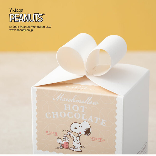 「リボン型のボックス」【「Peanuts DRINKSより「マシュマロホットチョコレート　ブラック・ホワイト」が新発売】