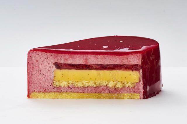 ハートのラズベリームースケーキ 3,600円(税込3,888円)【イオン限定・人気3ブランドのクリスマスケーキ】