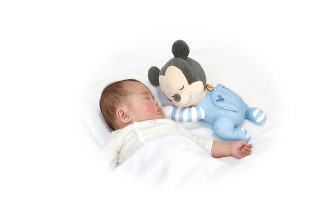 「いっしょにねんね すやすやメロディ」（タカラトミー）（c）Disney