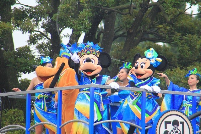 最後はまたパレードルートを通って帰っていきます