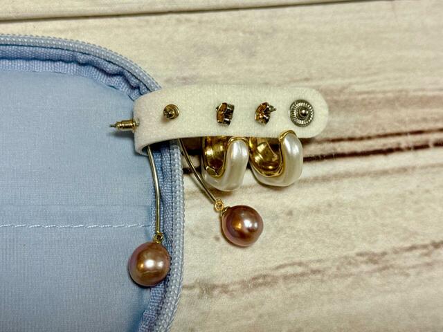 ピアスは2セット収納できます