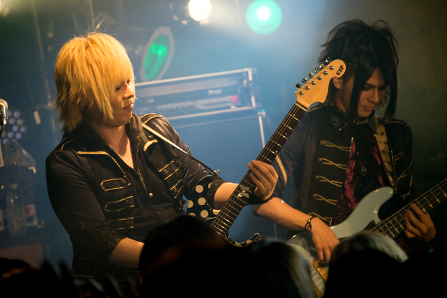 NoGoD・Shinno（G）／華凛（B）