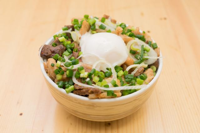 三代目Ｏばかもん「極・焼肉丼」