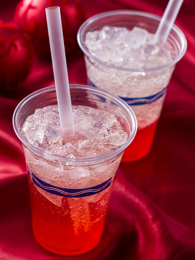 ホットカクテル（柚子＆ジンジャーシロップ） 700円｜東京ディズニーシー「リバティ･ランディング･ダイナー」｜東京ディズニーリゾート「ディズニー・クリスマス」2019スペシャルメニュー