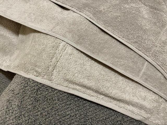 【無印良品・ニトリ】いずれもサイズは60×120cm