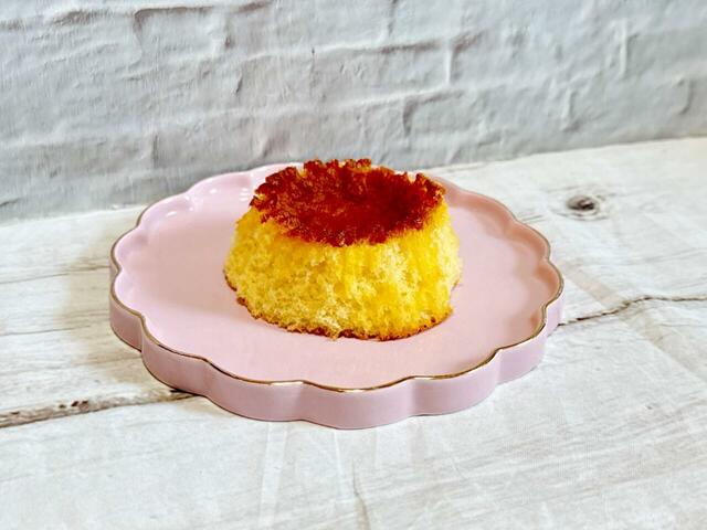 【カルディ りんごバッグ/りんごのカステラケーキ】しっとりとやわらかく、芳醇なりんごの味わいが楽しめます♪