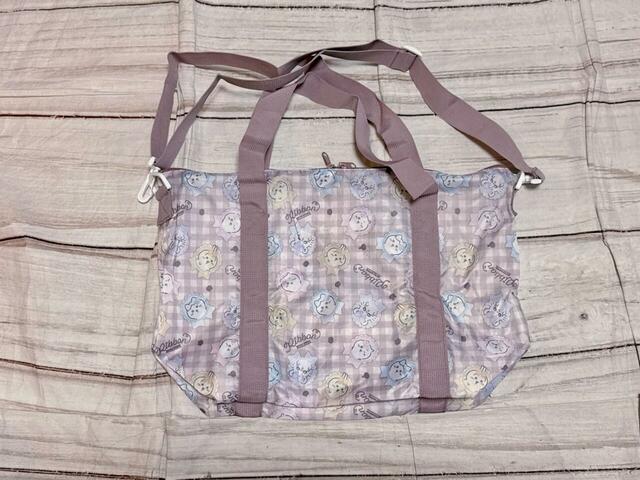 取り外し可能なショルダーストラップ付きで斜めがけにも対応!