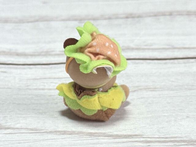 お座りさせるのが少し難しいので、飾るときはテープで固定しても良いかも！