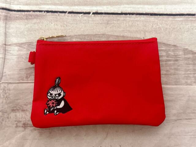 小ポーチのサイズは（約）縦10×横15.5cm。カード入れやコインケースとして使えます♪