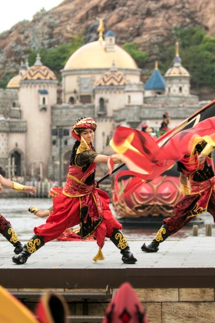 「ザ・ヴィランズ・ワールド」 メディテレーニアン・ハーバー ダンサー 撮影 / YOSHI