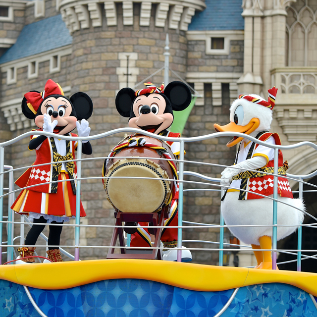 TDL「ディズニー夏祭り」2015 キッズ向けプログラム「おんどこどん!」撮影 / MezzoMiki