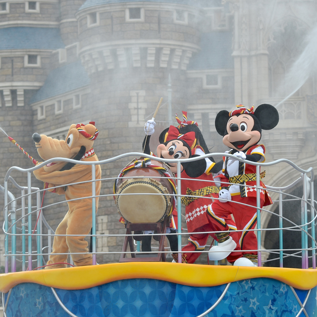 TDL「ディズニー夏祭り」2015 キッズ向けプログラム「おんどこどん!」撮影 / MezzoMiki