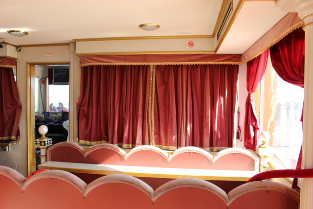 1階。乗船してすぐのスペース