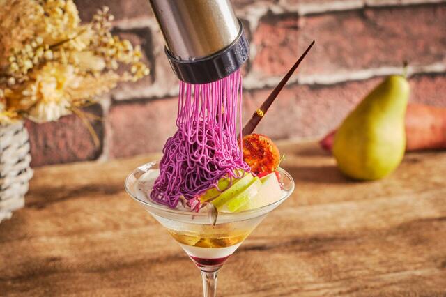 「モンブランパフェ」＜期間：2024年10月1日～11月18日＞【マロンや紫芋の“パープルスイーツ”でプリンセス気分♪「プリンセスアフタヌーンティー」開催】