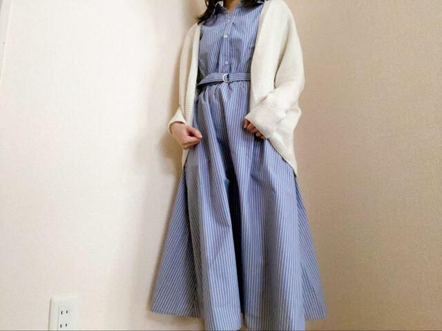 【Honeysの大人ライン「GLACIER」6分袖シャツワンピース】カーディガンを合わせるとさらに着回しの幅が広がります。オンにもオフにも使いやすい一枚！