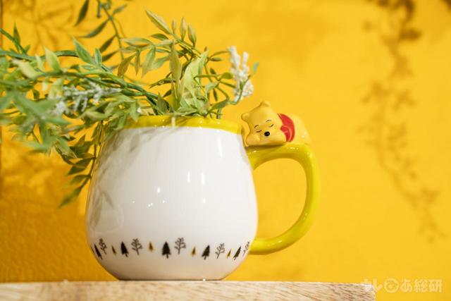 【くまのプーさん　ゆったりお買い物フェア】すやすやマグ　© DISNEY. Based on the 