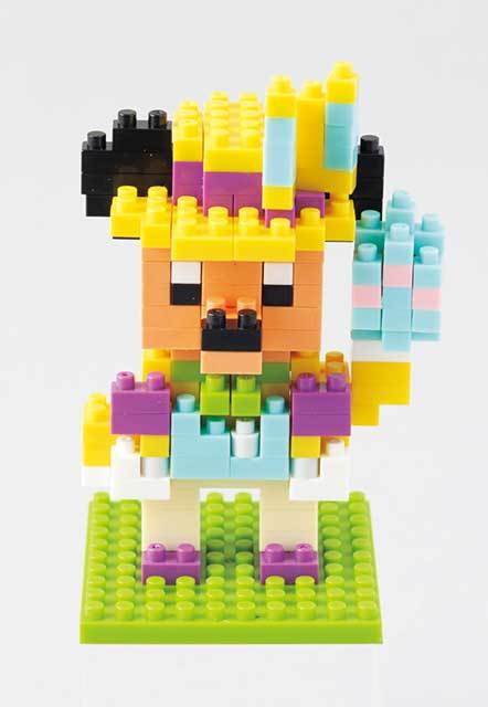 東京ディズニーランド　【グランドエンポーリアム】ナノブロック 1500円　ディズニーキャラクターが流行りのナノブロックに! ほかのキャラクターも登場。（2015.4/1～）©Disney