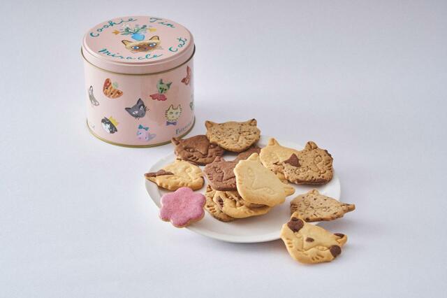 「Berry Miracle Cat Cookie Tin（神様のいたずらベリーネコクッキー缶）」＜税込価格：2,700円＞【『Fairycake Fair〈フェアリーケーキフェア〉の特別限定アイテム』