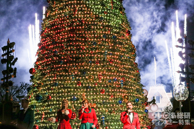 “ホリデー・ウィッシュ・カム・トゥルー”ツリー・ライトニング・セレモニー