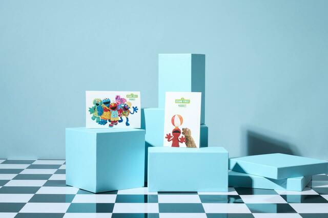 「【EC限定】ポストカード」＜価格：全2種／￥242＞【えっ？エルモが全身ミントブルー？「セサミストリートマーケット」にポップでキュートな夏限定の爽やかグッズが勢揃い！】