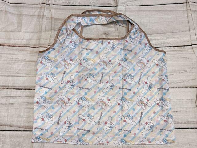 背面も総柄仕様！