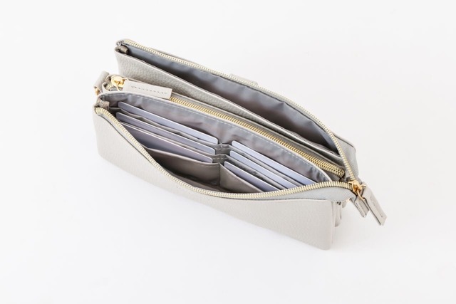 8つのカードポケットなど収納力抜群