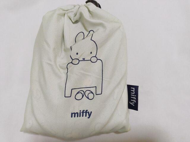 かわいいポーチに入る