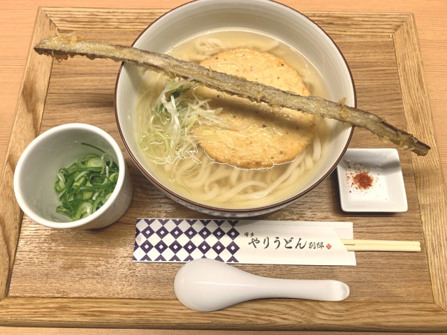 「博多やりうどん 野菜丸天」（830円）