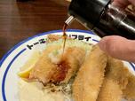 【トーキョーアジフライ】その上からふつうの醤油をかけた。この食べ方も人生初