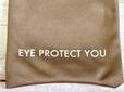 ホワイトの「EYE PROTECT YOU」のロゴプリントもおしゃれ！