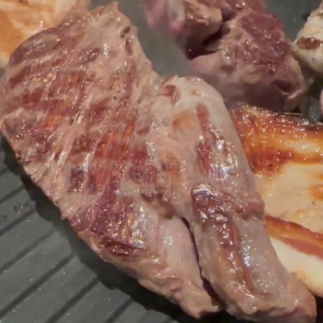 ステーキ＆タパス食べ放題2900円