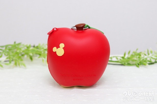 後ろにはミッキーシェイプ｜キャンディー 900円