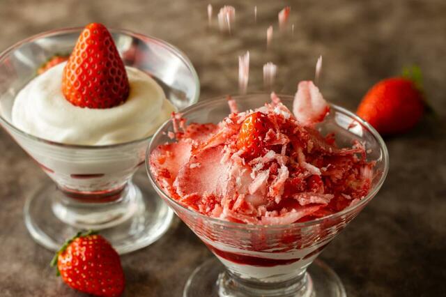 「削りたて苺『ストロベリーネーヴェ（Strawberry Neve）』」＜期間：2026年4月8日〜5月26日＞【フレッシュ苺＆苺スイーツ、本格イタリアンが食べ放題！「XEX」4店舗で贅沢ランチブッフェ順次スタート！】