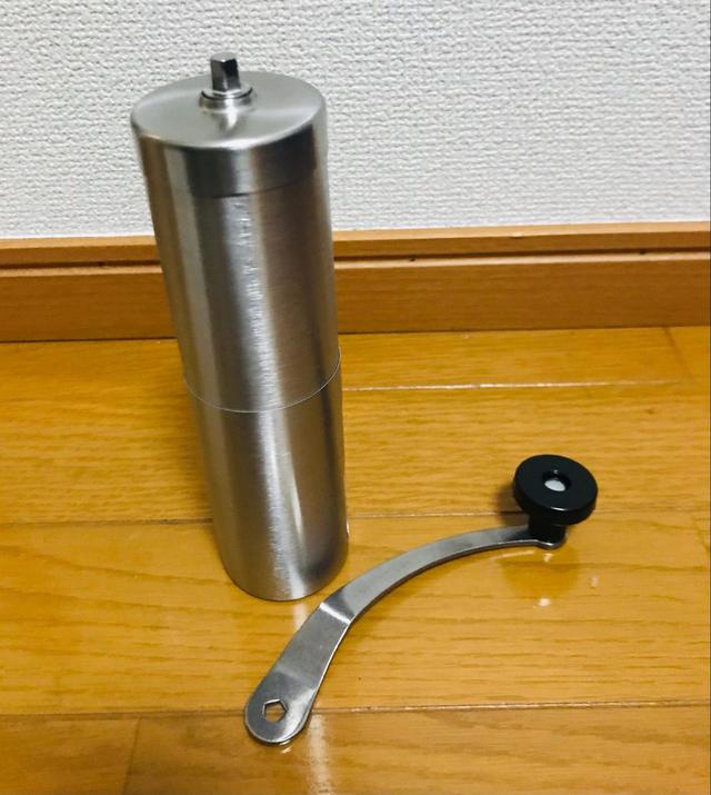 【Estela 手挽きコーヒーミル】ハンドルと本体が入っていました
