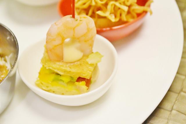 プリッとしたエビがのったサンド