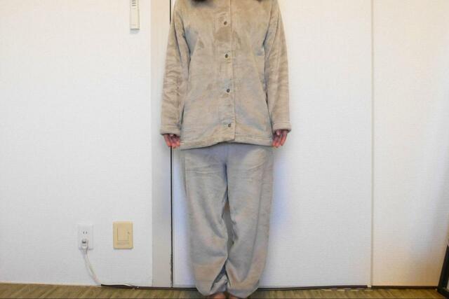 【無印良品 着る毛布パジャマ】Sサイズ・グレイッシュブラウン着用（身長153cm）