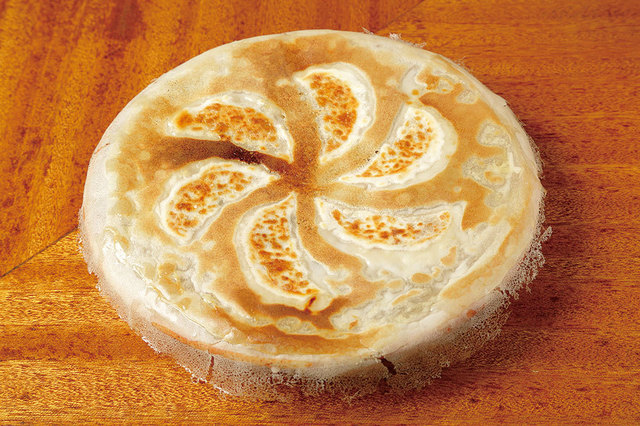 餃子坊 豚八戒　羽根付焼餃子　580円