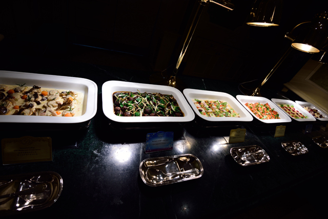 「アナとエルサのフローズンファンタジー」スペシャルブッフェ ©Disney