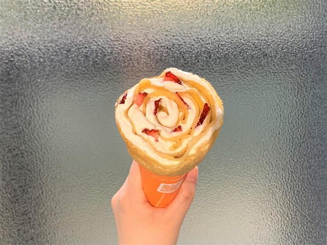 「イチゴミクレープ」味の違う2枚の生地も相性抜群