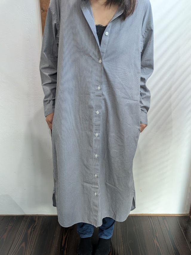 【無印良品　ブロード長袖シャツワンピース】身長160cm・Mサイズ着用。袖丈や肩回りなどもちょうどいいサイズ感でした◎