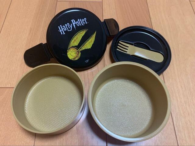 【ファッションセンターしまむら　抗菌丸型ランチBOX2段（Harry Potter）】二段目はおかずを入れるのがおすすめ