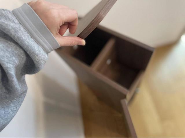 【ニトリ　トイレ収納(トゥール ミドルブラウン)】上部からも収納できて便利